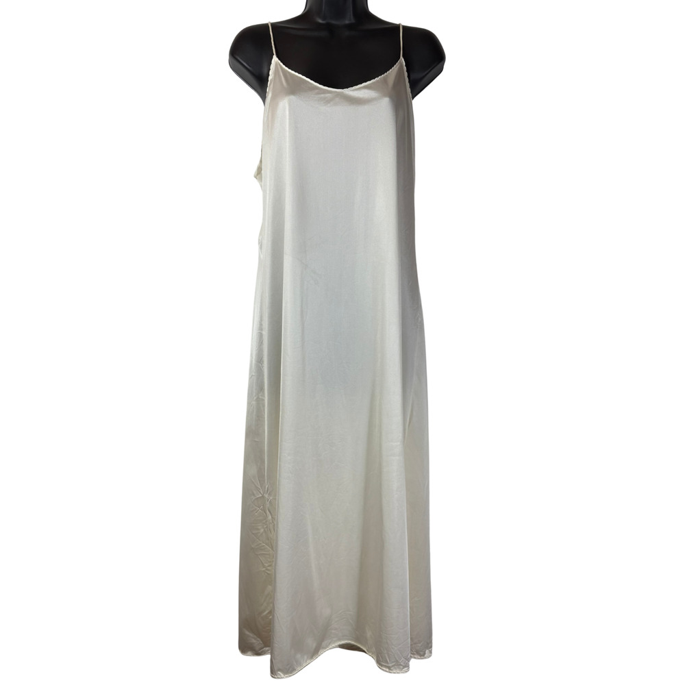 Vanity Fair Full Slip Dress Vintage Ivory Nylon Lingerie Size 36 USA Made White